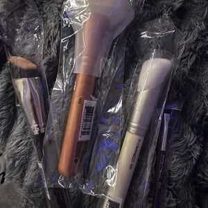 MAC Cosmetics Men's Brush Set — White, Copper, Silver and Black Handles
